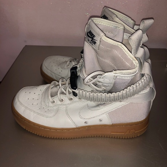 Nike AF 1 - Picture 2 of 4